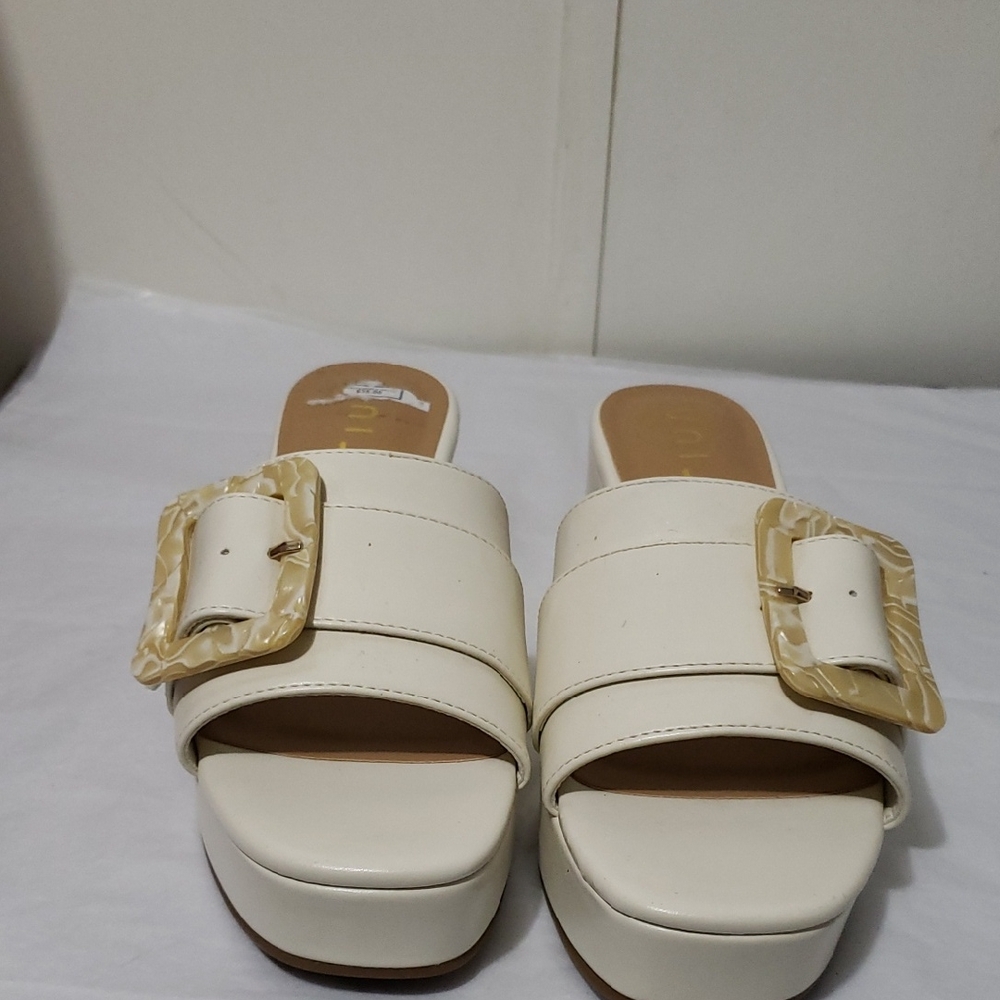 UNISA Unlennin2-R Elegant Cream Platform Slip On Women's 8.5 Sandals